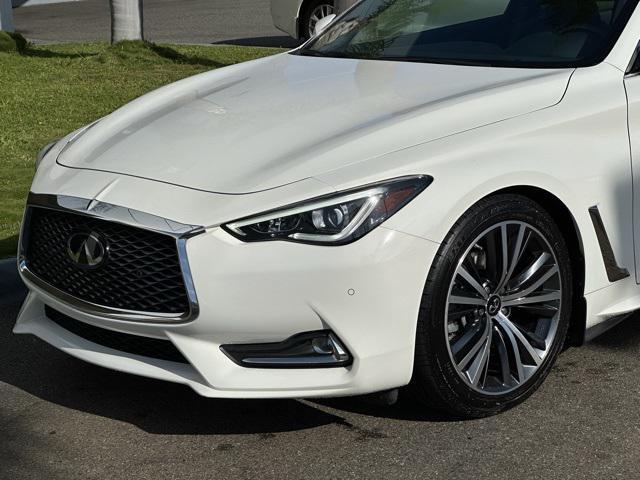 2022 infiniti q60 luxe