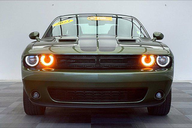 2023 dodge challenger sxt