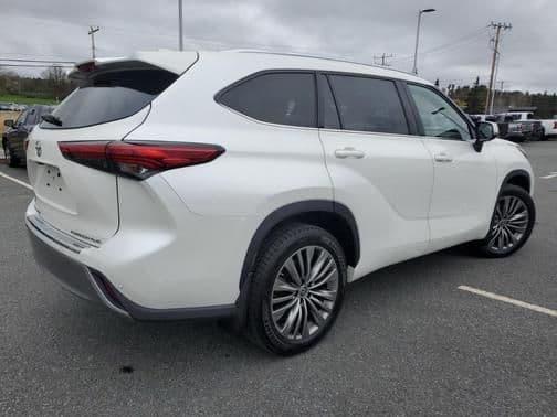2020 toyota highlander platinum in claremont, new hampshire