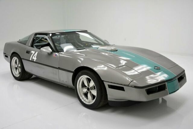 1985 chevrolet corvette coupe - scca race car