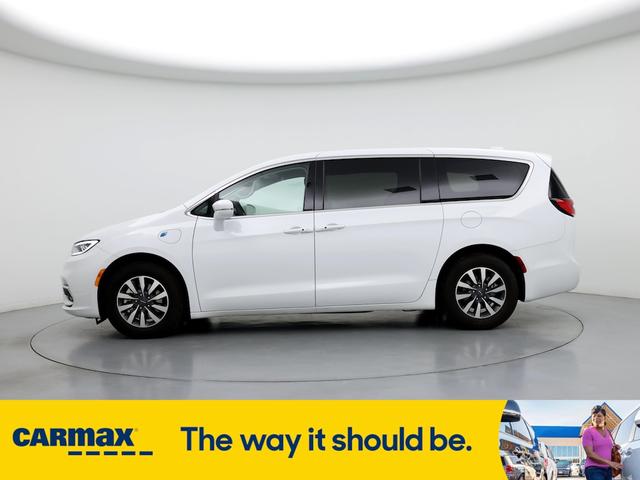 2022 chrysler pacifica hybrid touring l