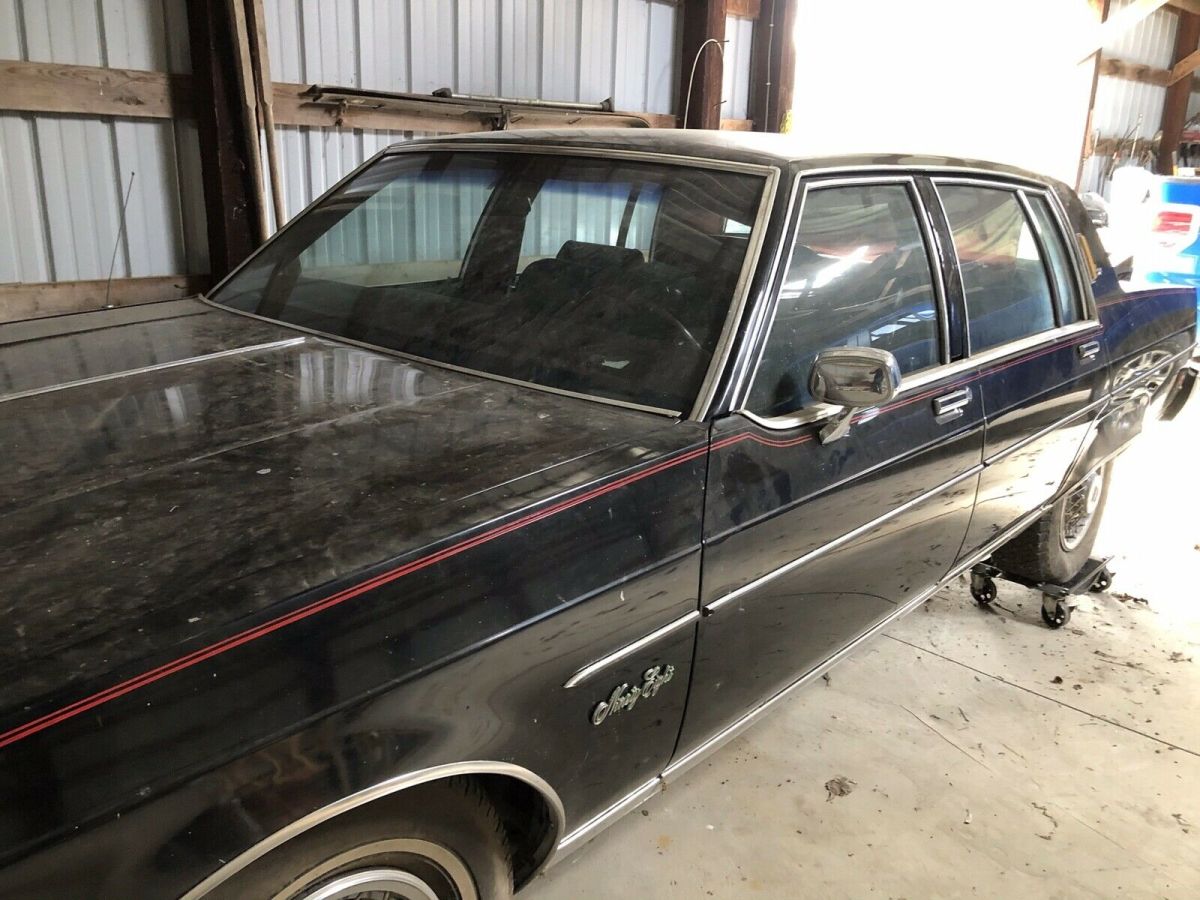 1983 oldsmobile 98 sedan black rwd automatic regency