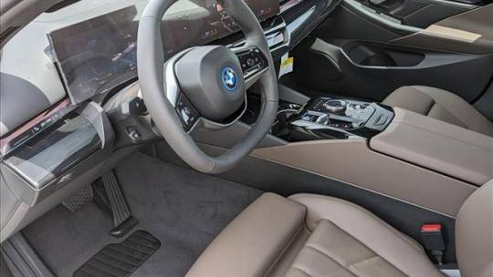 2025 BMW i5