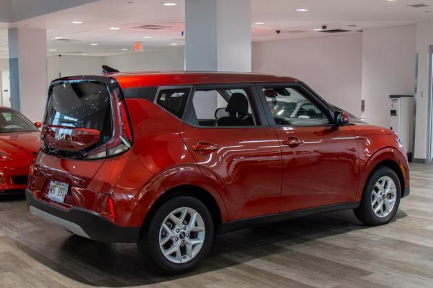 2023 kia soul s