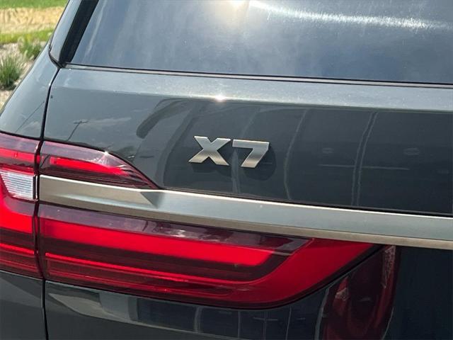 2021 bmw x7 m50i