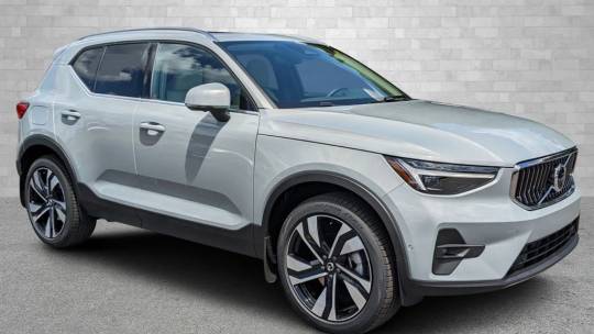 2025 Volvo XC40