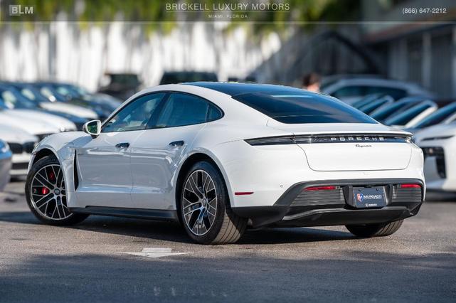 2022 porsche taycan base
