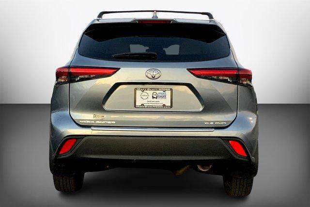 2022 toyota highlander xle