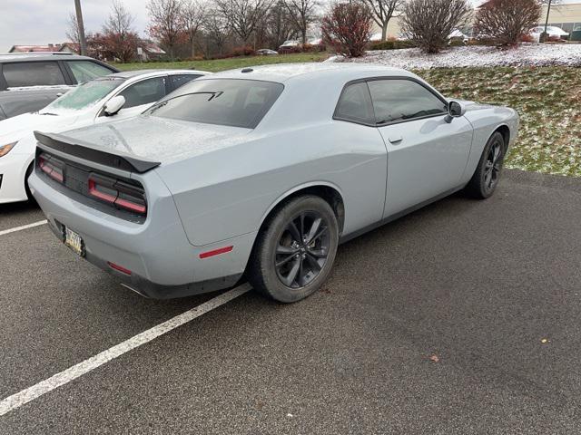 2021 dodge challenger sxt
