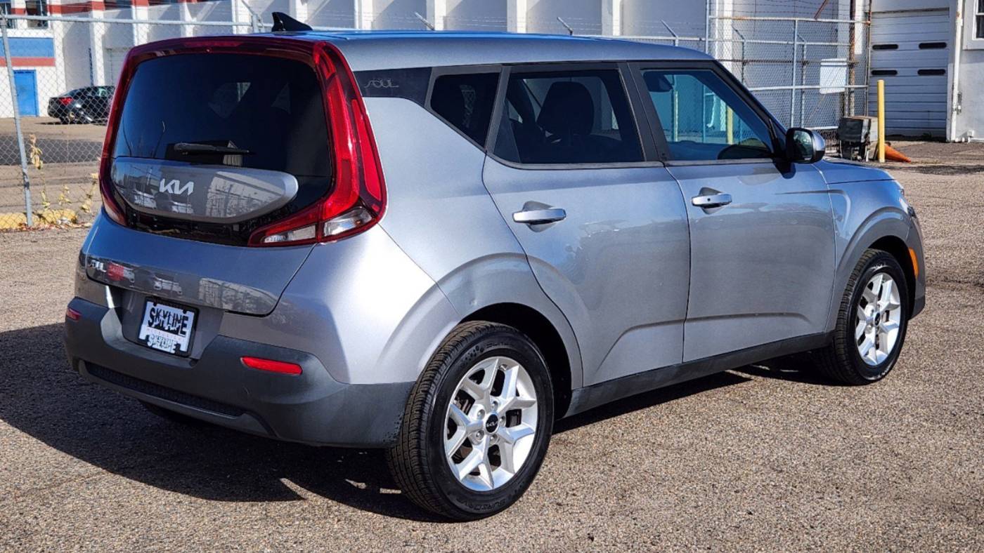 2022 kia soul s
