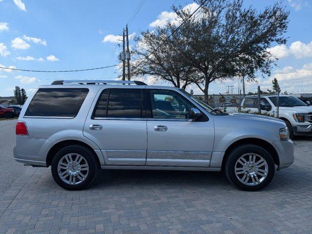 2010 lincoln navigator base