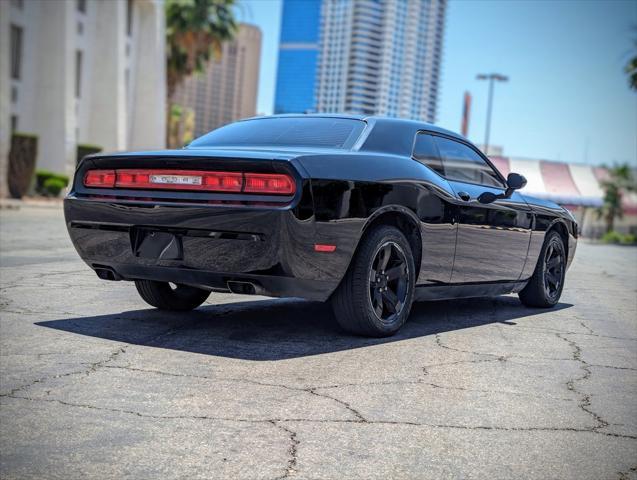 2014 dodge challenger sxt