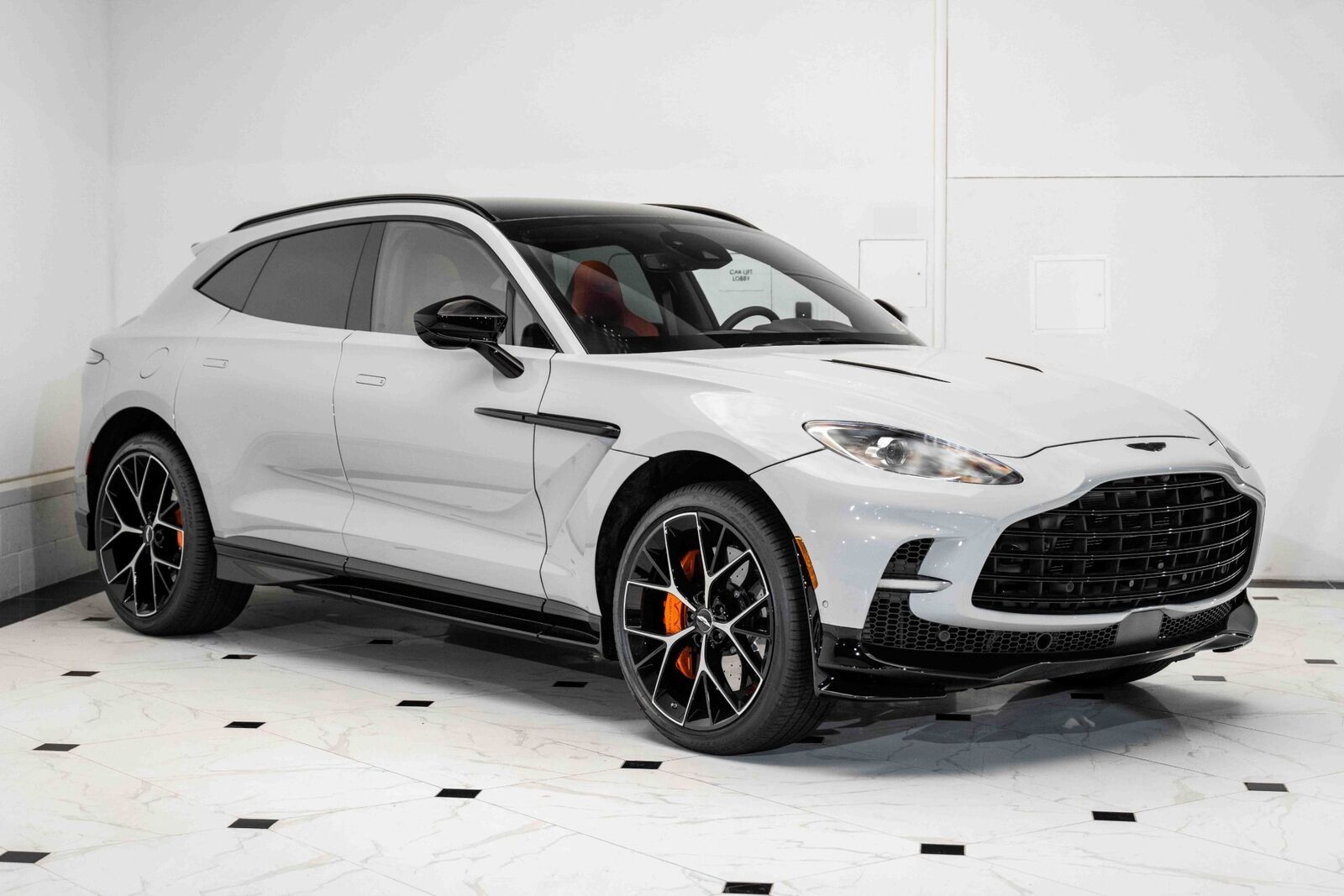 2024 aston martin dbx 707