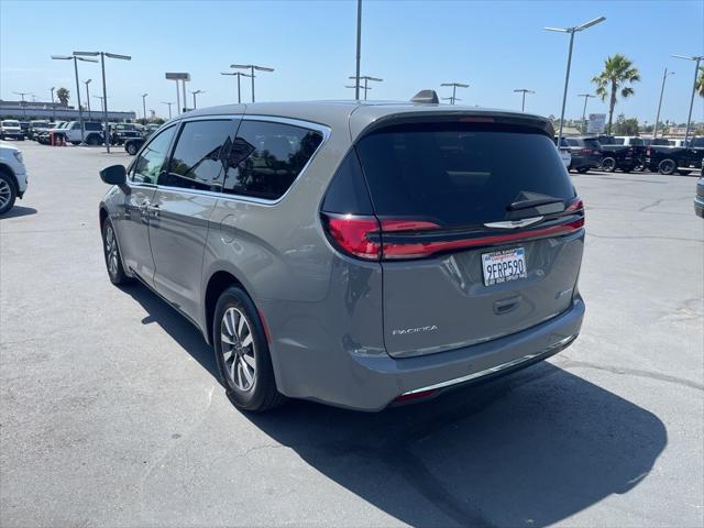 2022 chrysler pacifica hybrid touring l