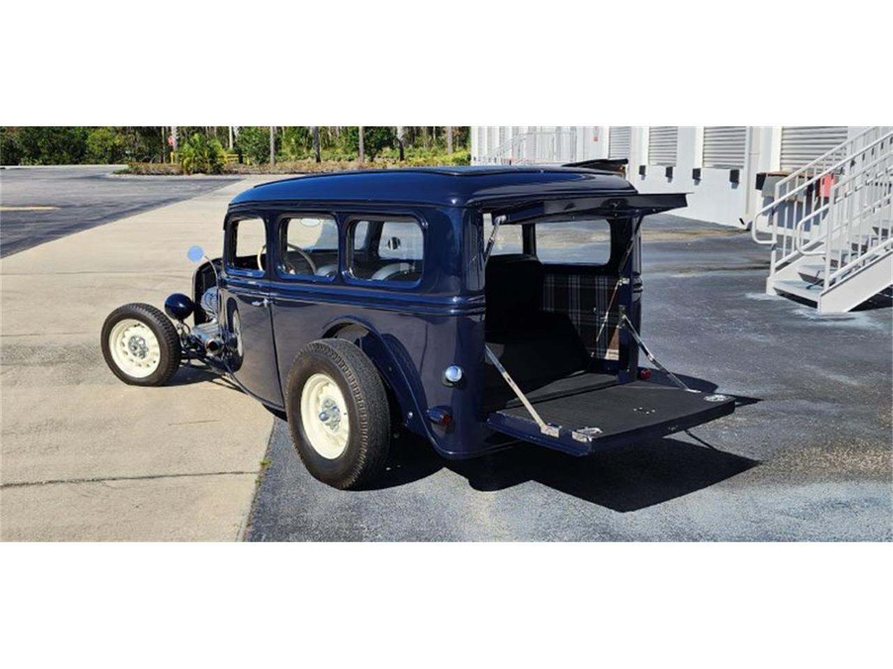 1935 ford deluxe