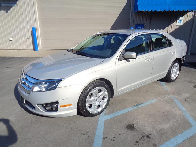 2010 ford fusion se