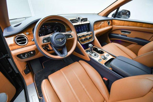 2022 bentley bentayga v8