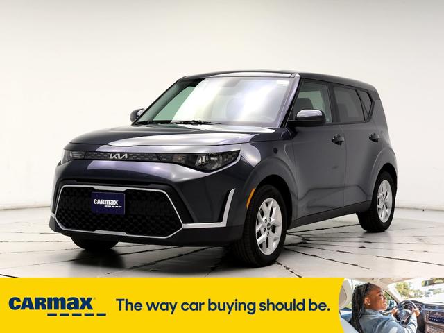 2023 kia soul lx