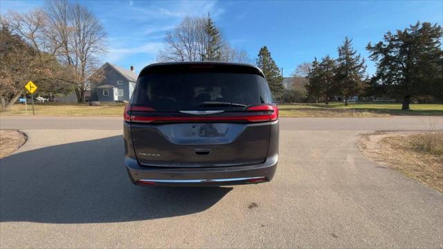 2022 chrysler pacifica touring l
