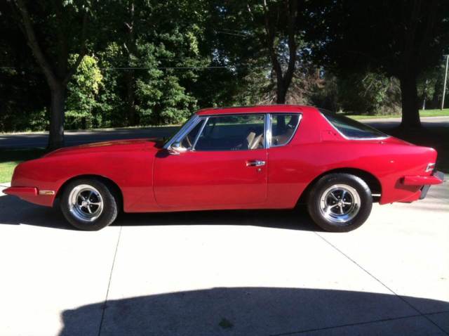 studebaker avanti 1977