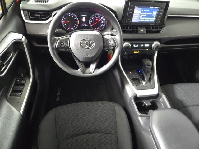 2021 toyota rav4 le