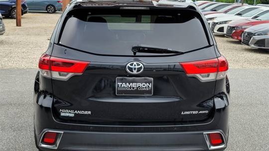 2017 Toyota Highlander limited package