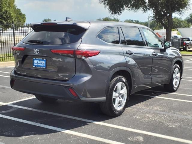 2020 toyota highlander le