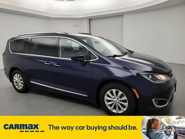 2019 chrysler pacifica touring l