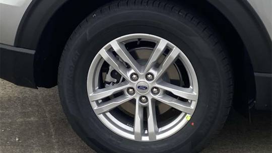 new 2024 ford explorer xlt rwd