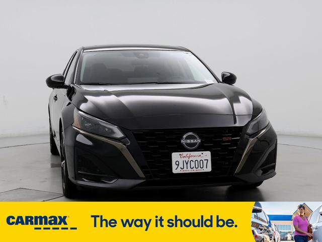 2023 nissan altima sr