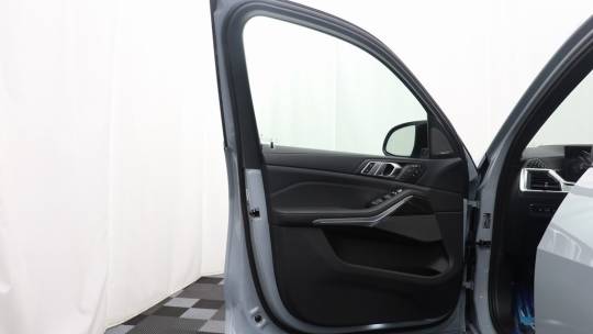 2025 BMW X7