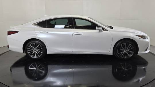 2025 Lexus ES