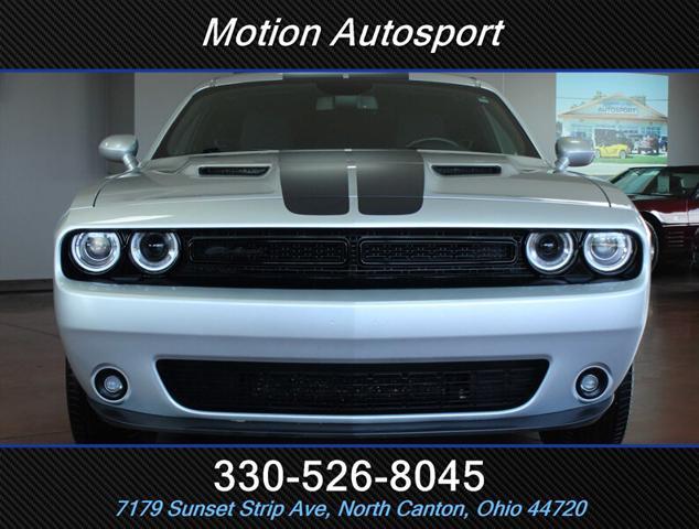 2020 dodge challenger sxt