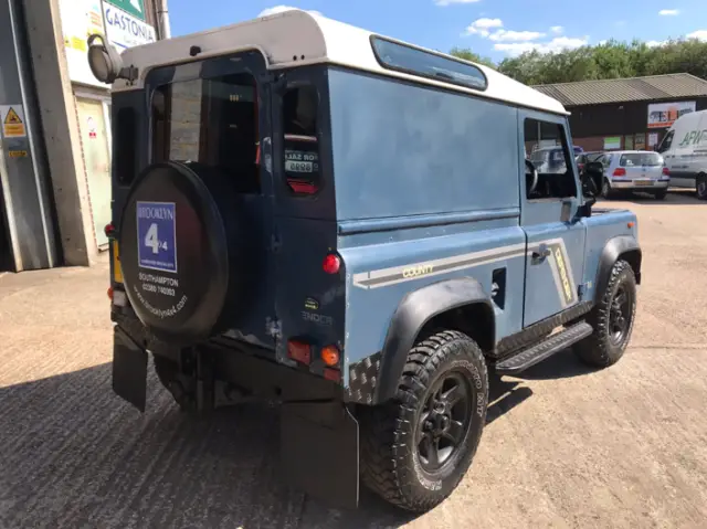 1992 land rover defender 90 country