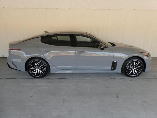 2023 kia stinger gt-line