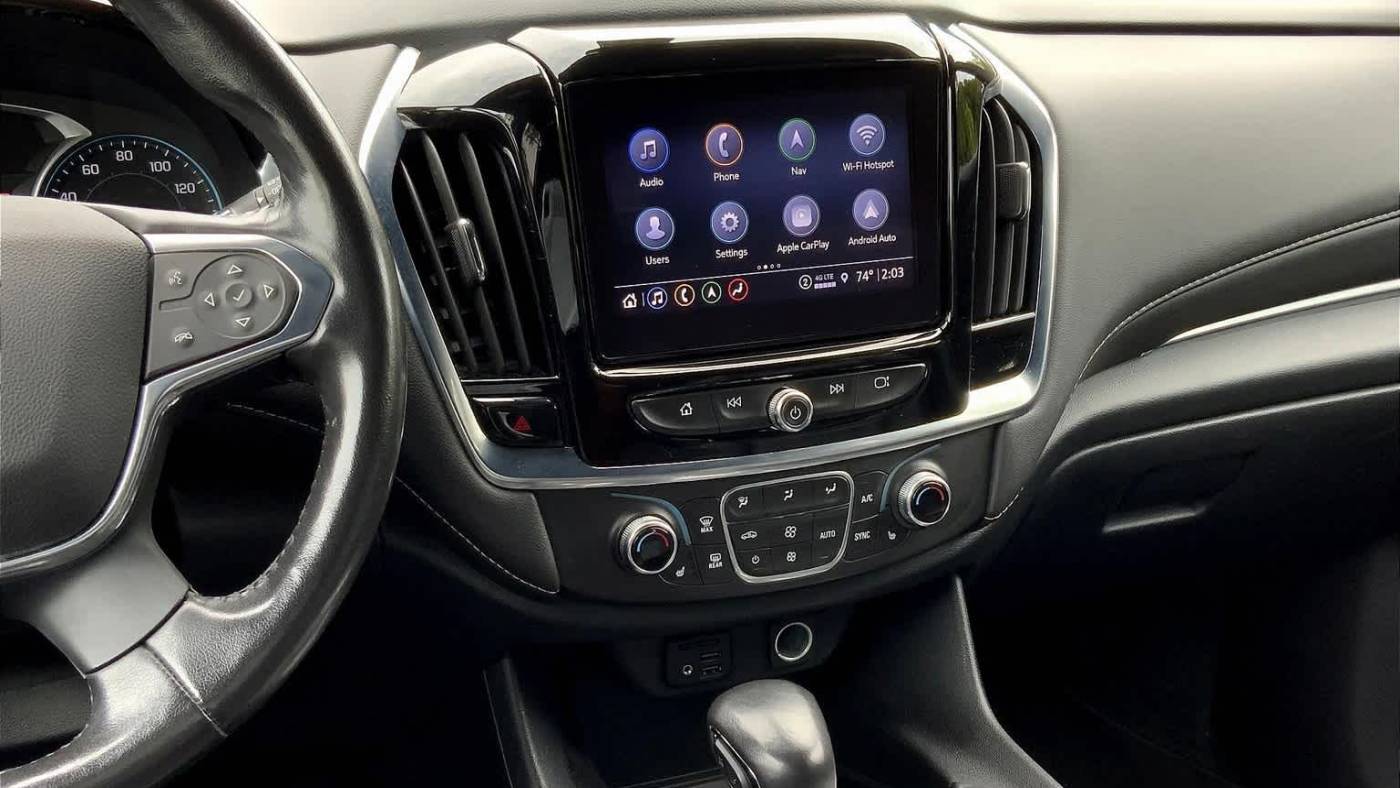 2022 chevrolet traverse lt leather