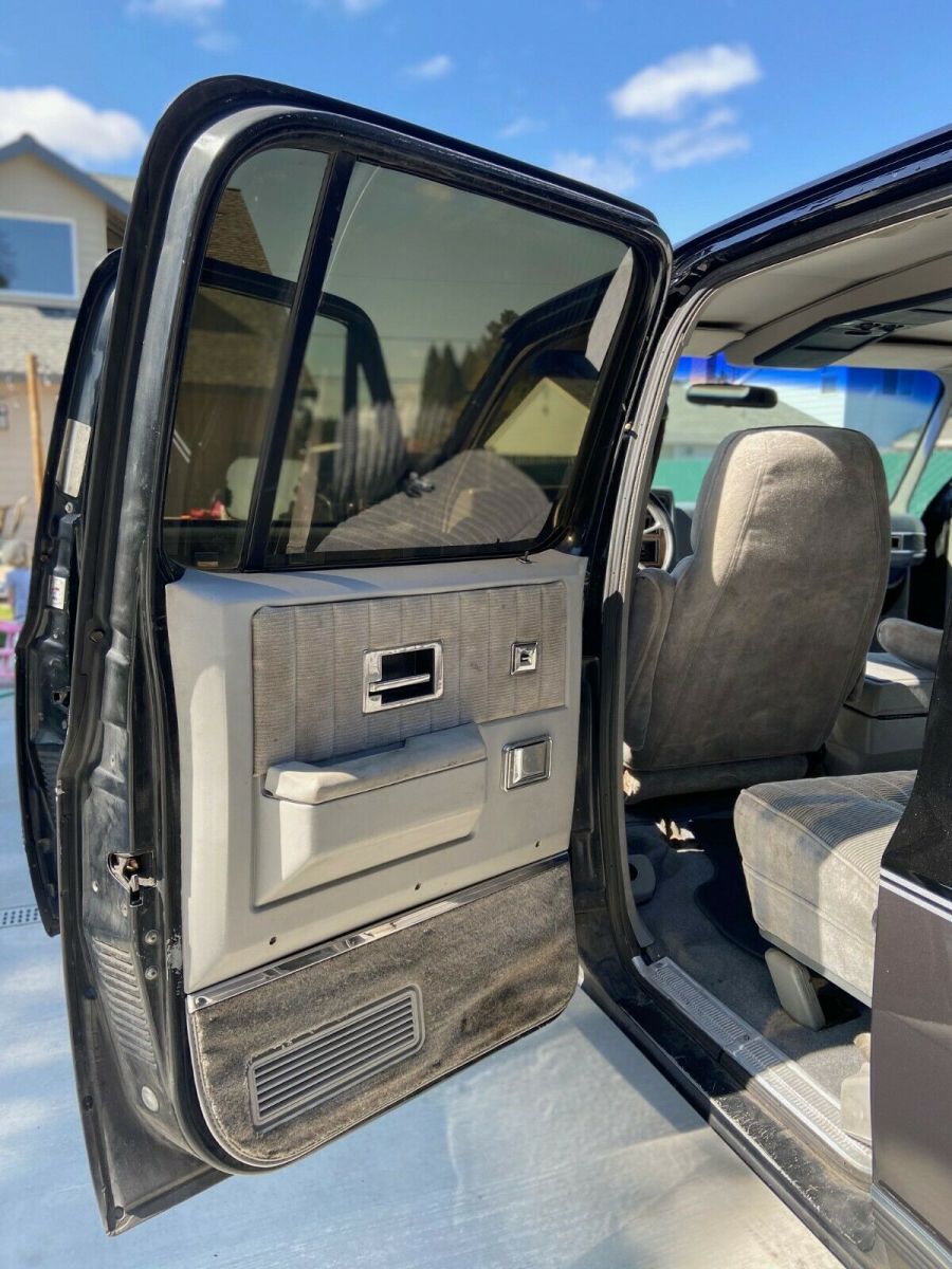 one owner 1991 gmc suburban 2500 4x4