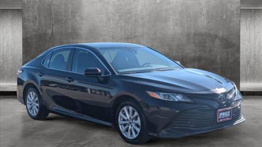 2020 toyota camry le