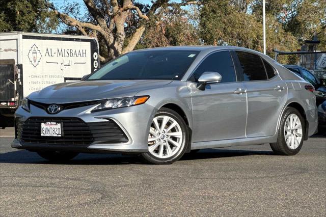 2021 toyota camry le