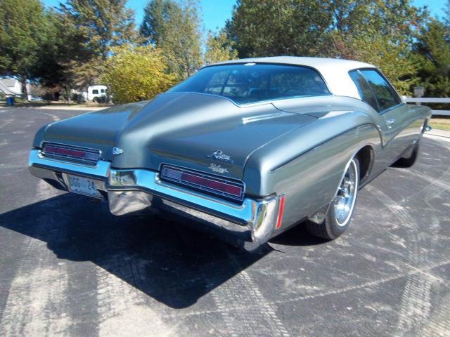 1972 buick riviera sport coupe boat tail like new- low miles rare gs options