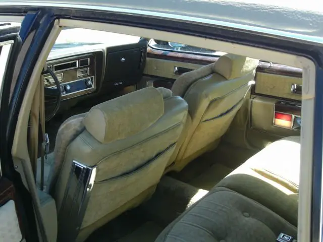 5.0 v8, automatic, rwd, miles 115,938, 1 owner, power locks, very clean