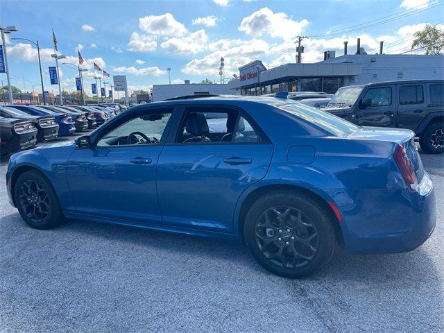 2022 chrysler 300 touring l