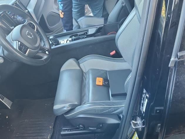 2022 volvo xc60 r mulliner