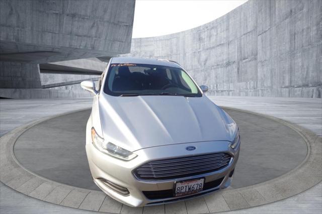 2015 ford fusion se