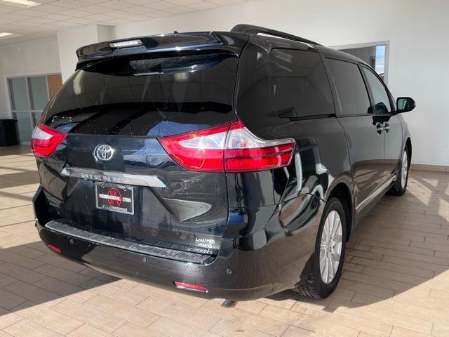 2017 toyota sienna limited