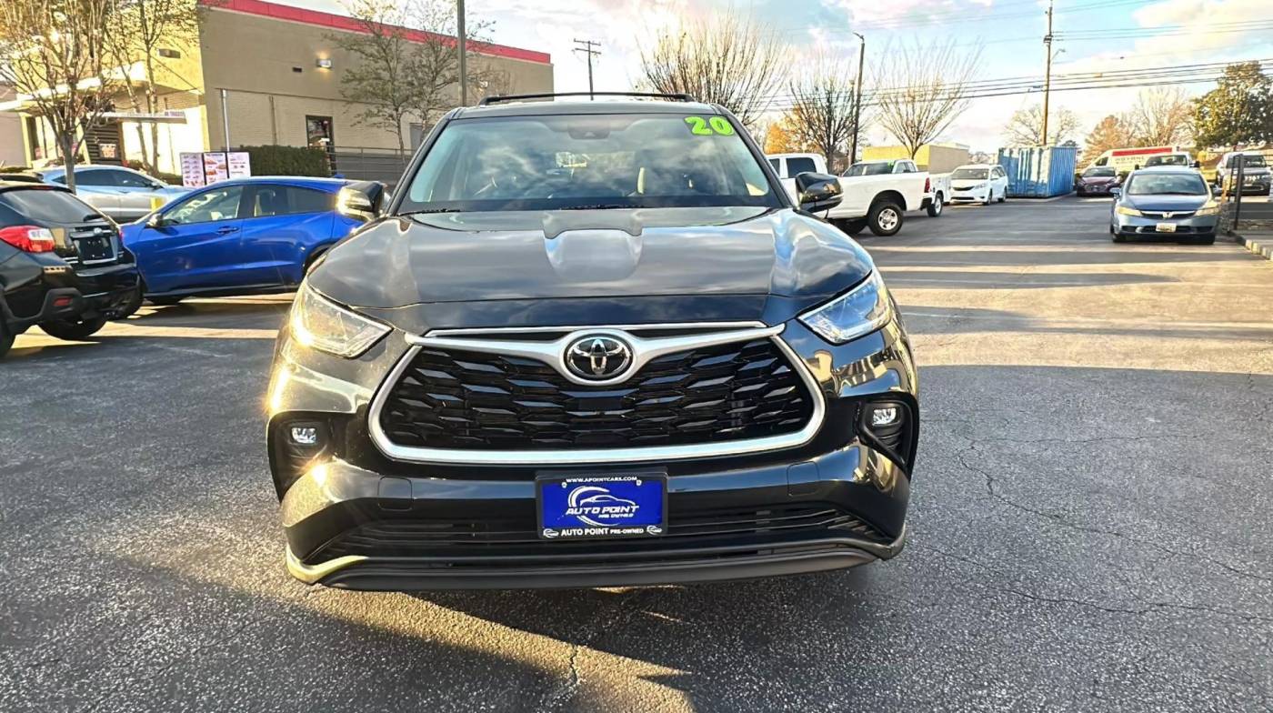 2021 toyota highlander le