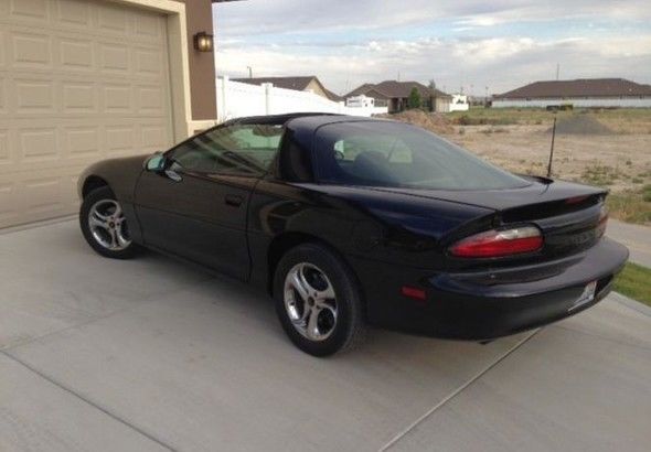 1994 chevrolet camaro, black with 158142 miles available now!