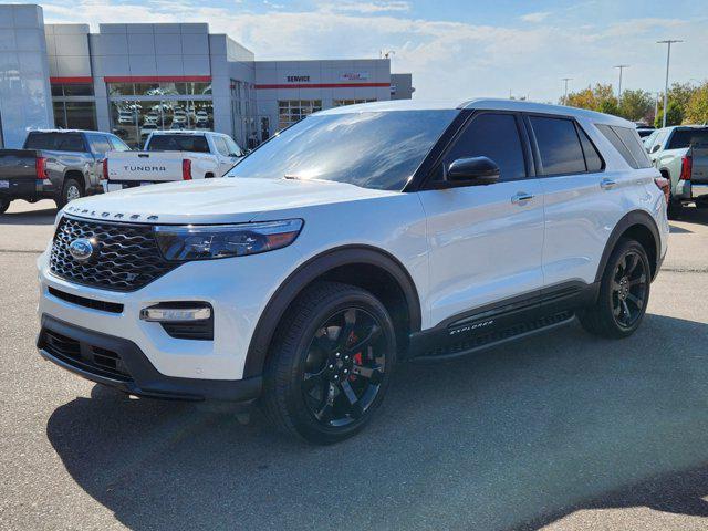 2022 ford explorer st