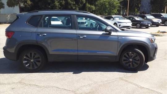 2024 Volkswagen Taos
