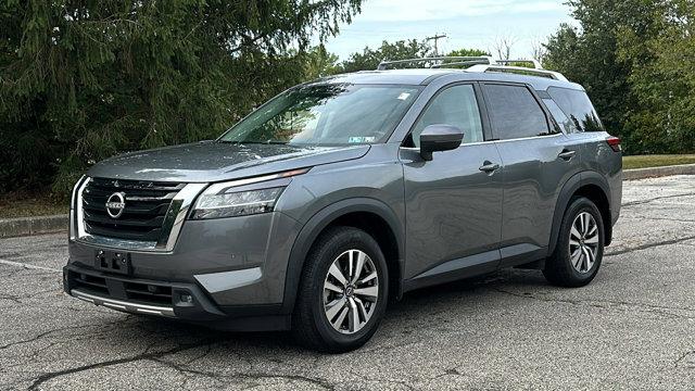 2022 nissan pathfinder sl